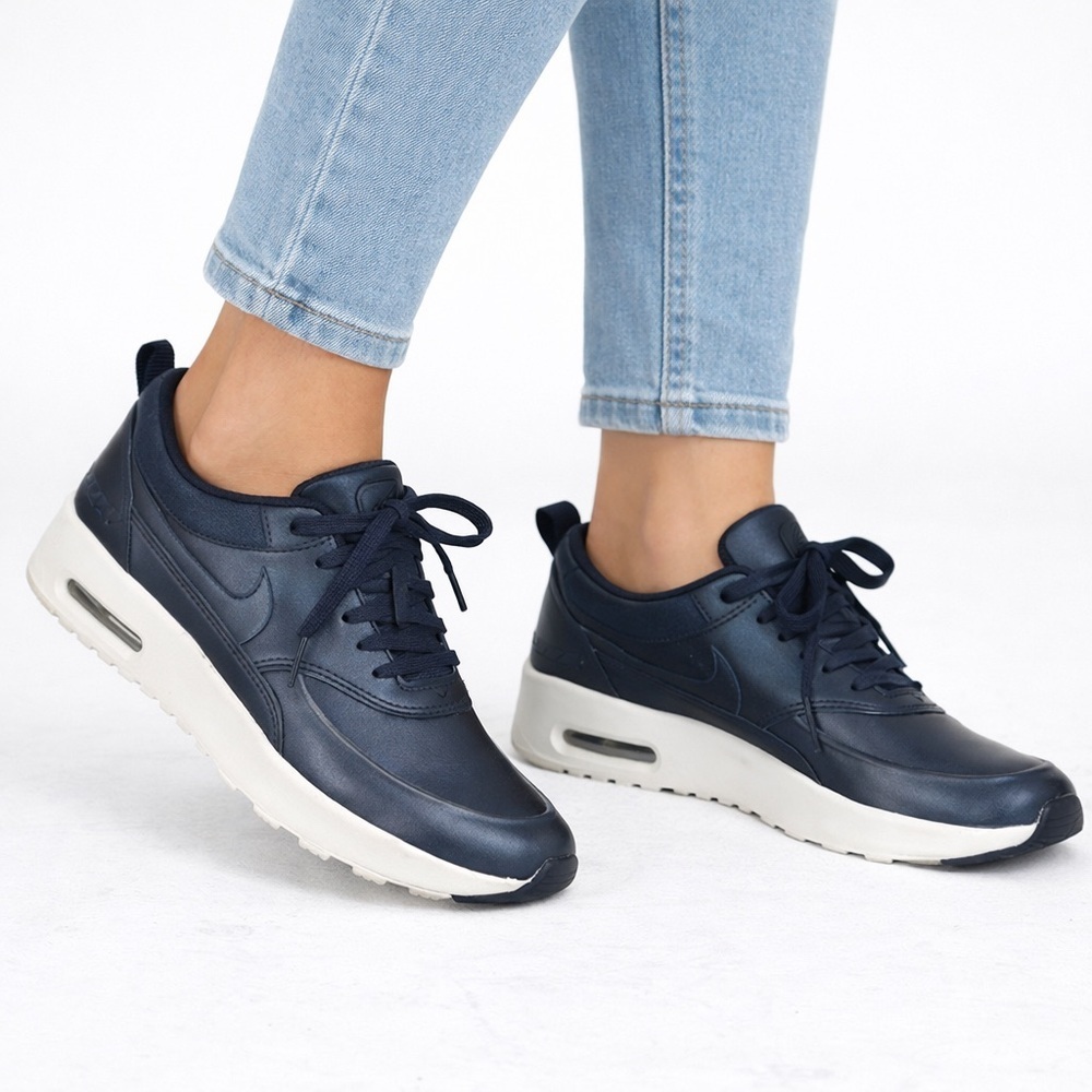 [Nike] Exclusive Metallic Matte Navy Sneakers